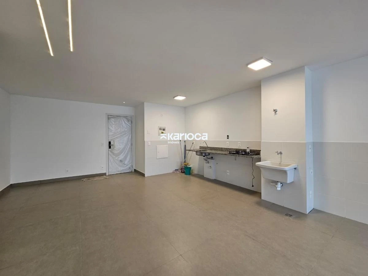 3-bedroom apartment with floor-to-ceiling windows — photo 38