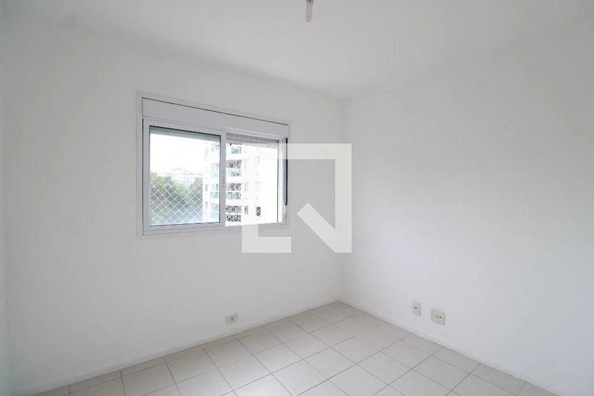 Balcony with a grill in a 3-bedroom apartment, 74 m² — photo 27