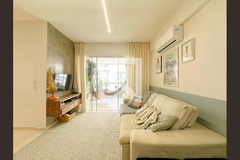 Balcony with a grill in a 2-bedroom apartment, 92 m² — photo 25