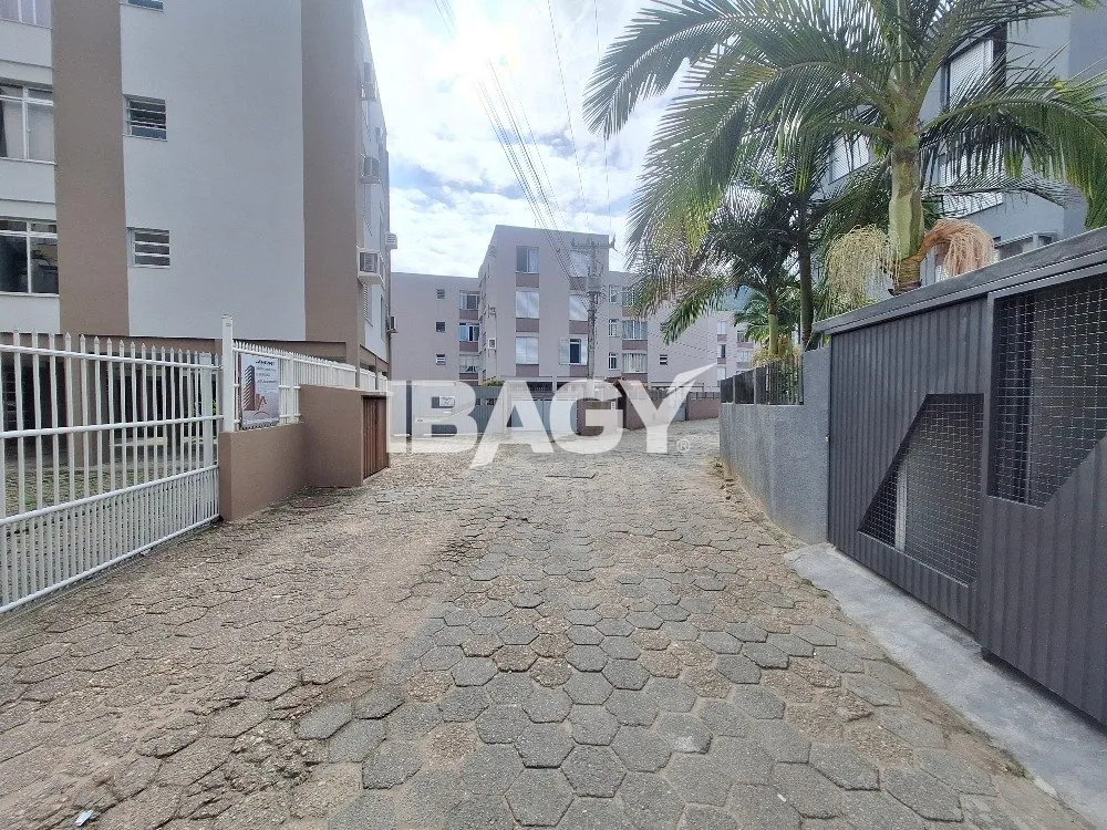 One-bedroom, 40 m² apartment in Florianópolis — photo 7