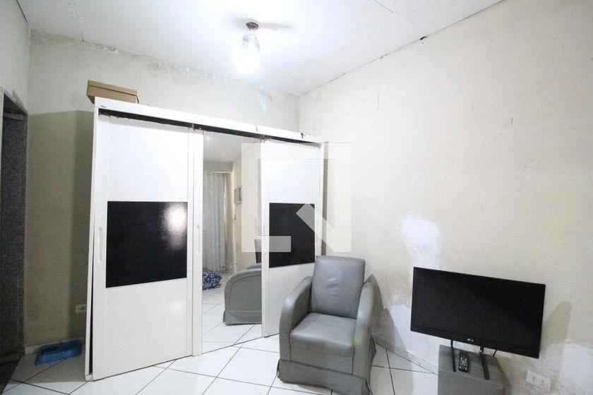 Furnished house, 200 m², with a glass-enclosed balcony — photo 33