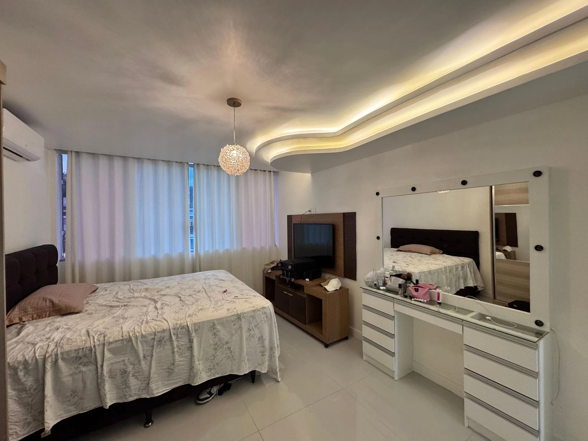 Furnished house with 5 bedrooms and 5 bathrooms — photo 36