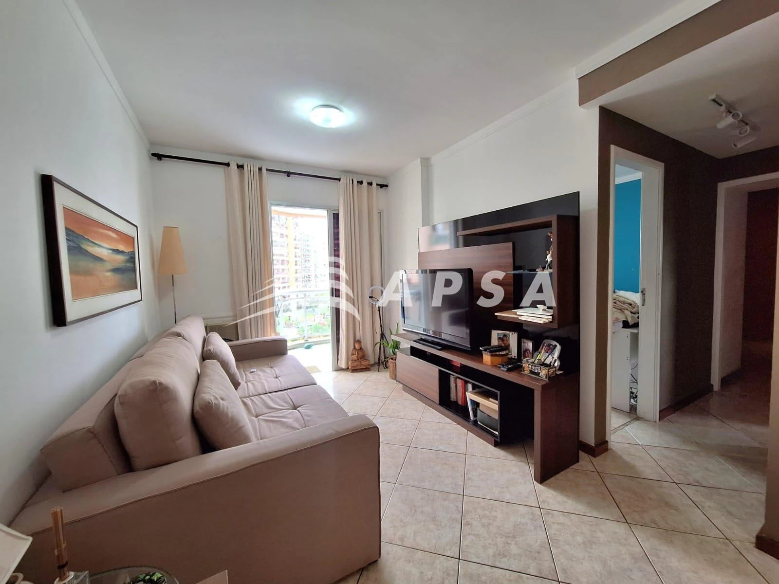3-bedroom apartment in a building with a gym — photo 4