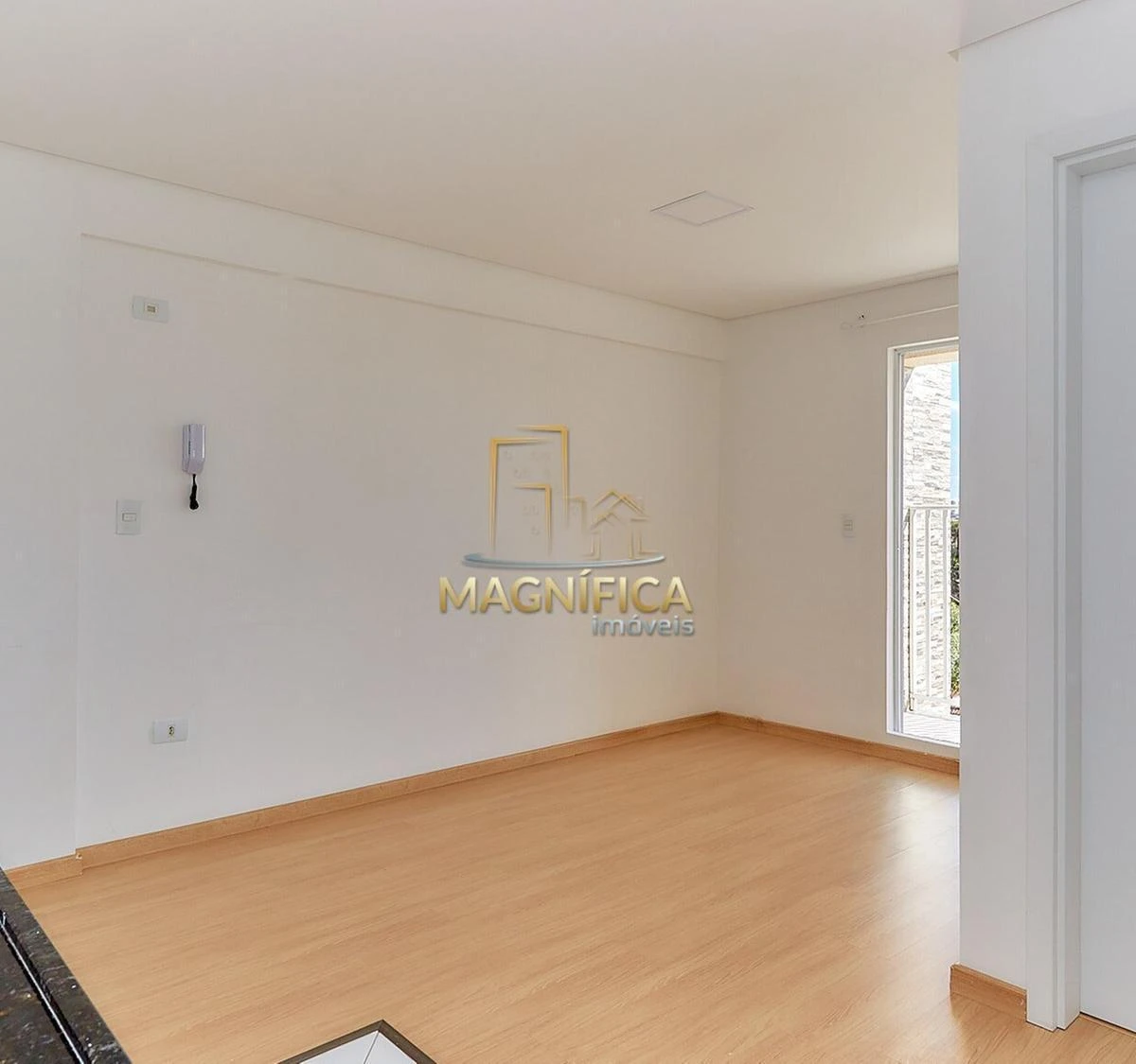 Wood or laminate floors in a one-bedroom apartment, 35 m² — photo 7