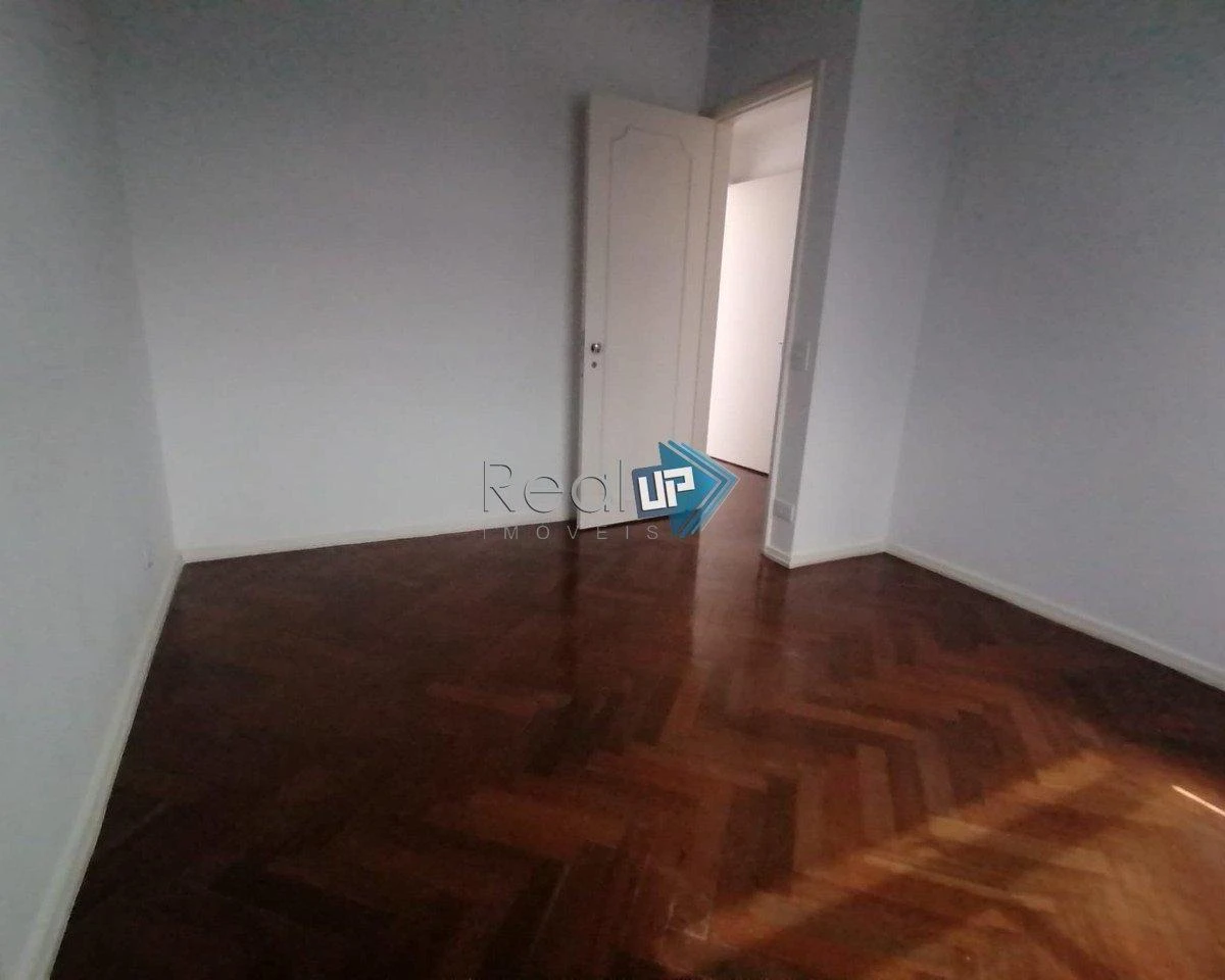 2-bedroom apartment with a mountain view in Rio de Janeiro — photo 5