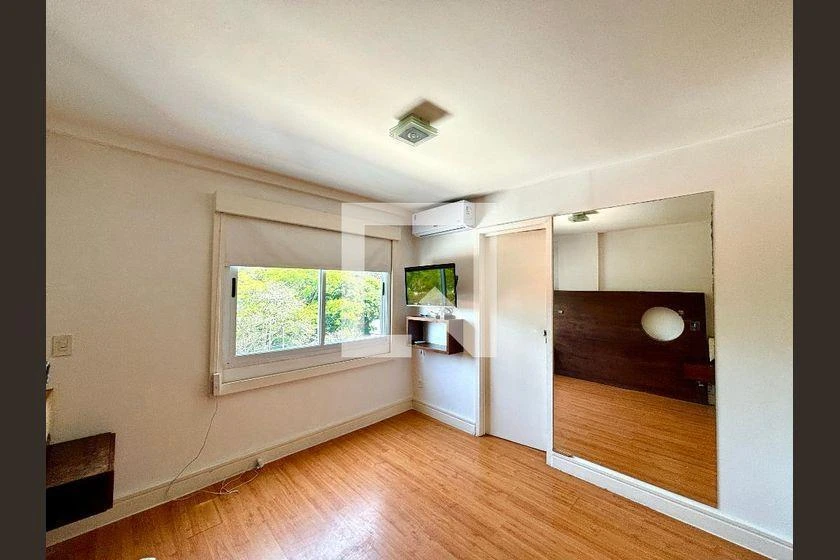 180 m² furnished apartment with open-plan kitchen — photo 37
