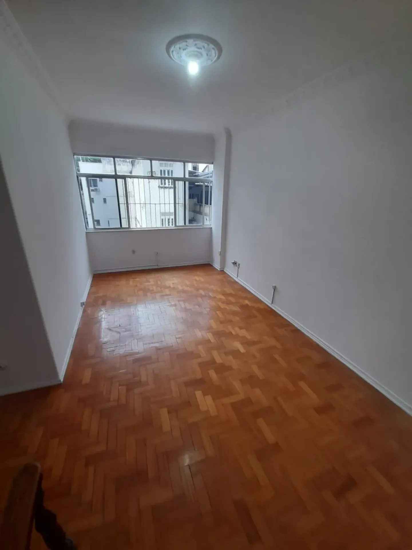 Apartment, 90 m², with wood or laminate floors — photo 5