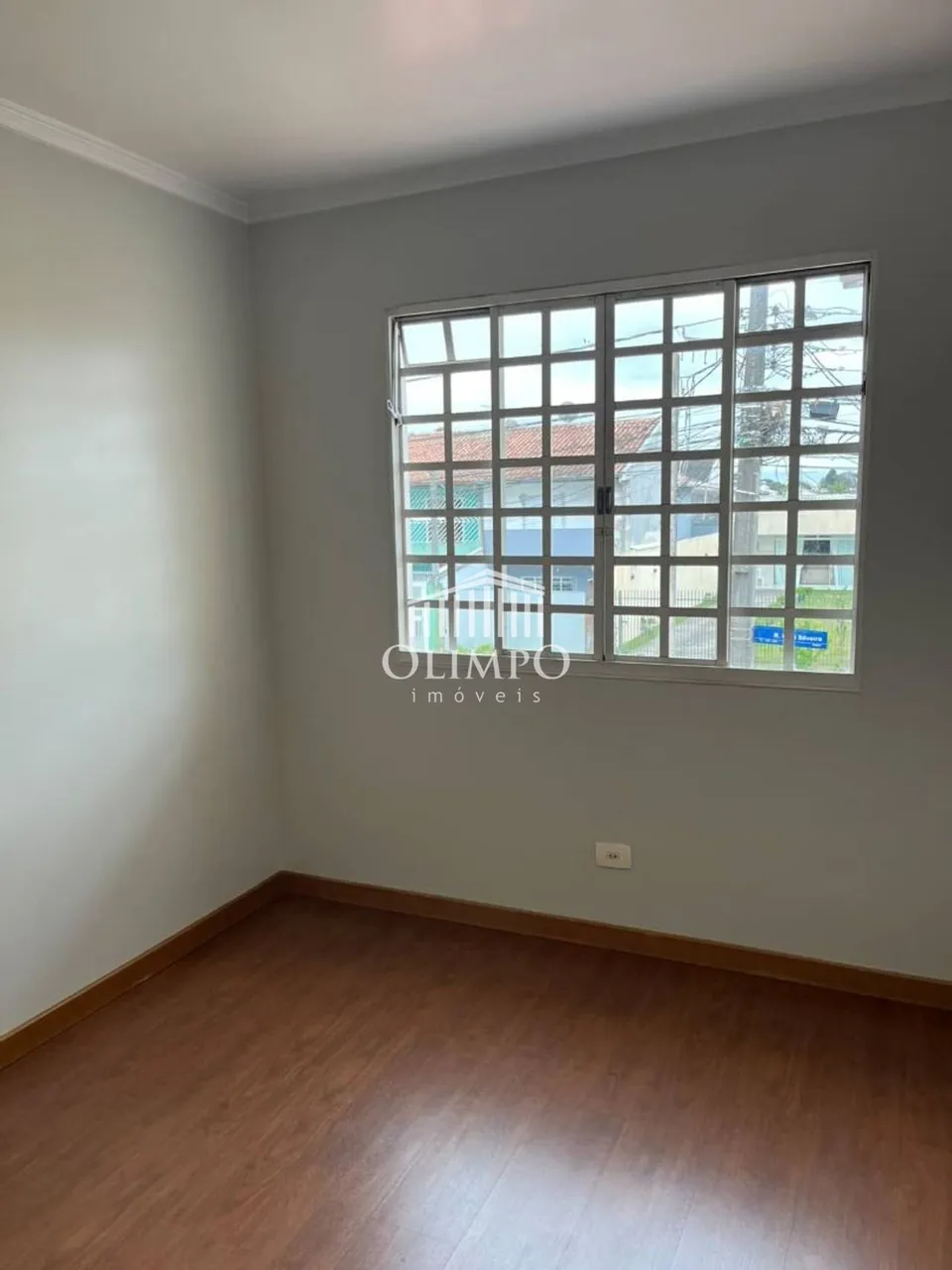 3-bedroom house with a walk-in closet in Curitiba — photo 14
