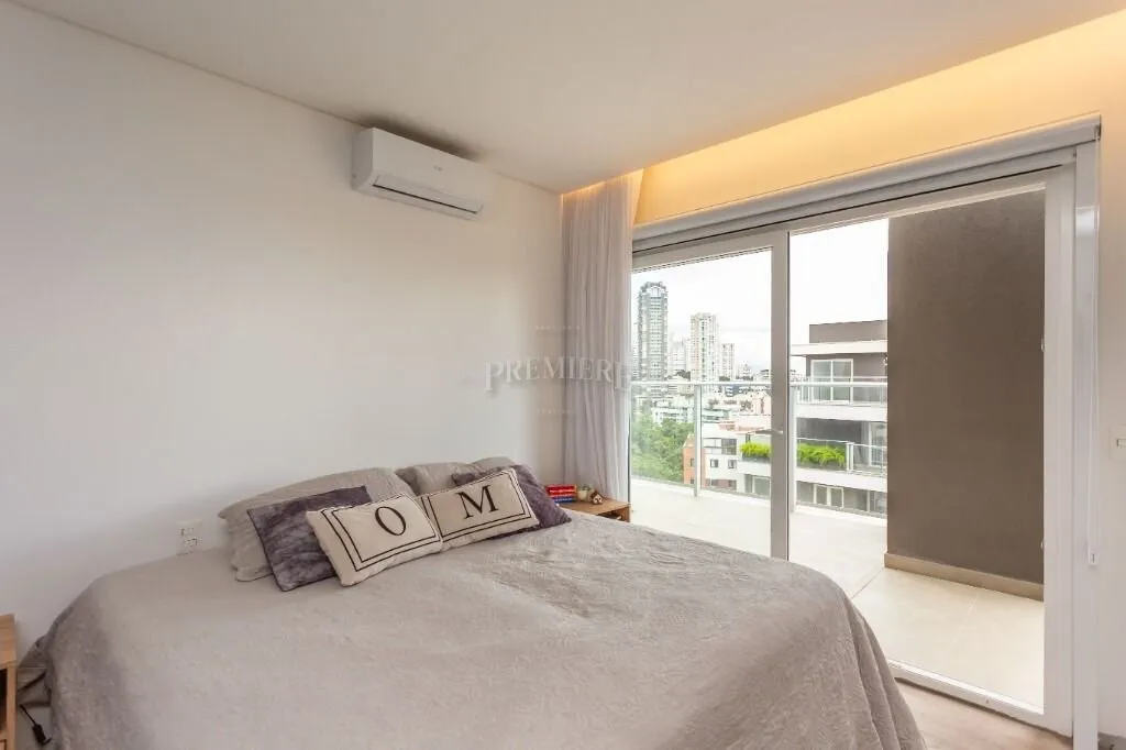 Furnished apartment, 194 m², with floor-to-ceiling windows — photo 14