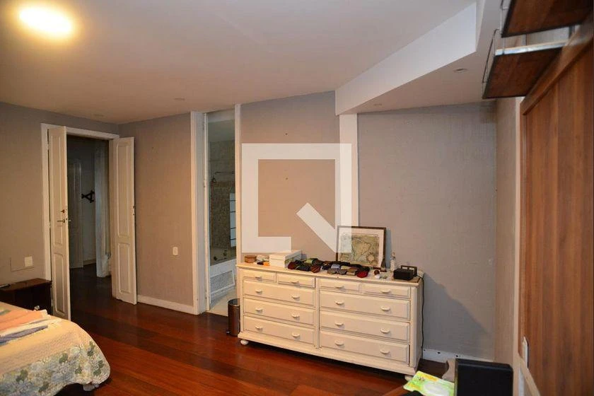 5-bedroom house with a water view — photo 10