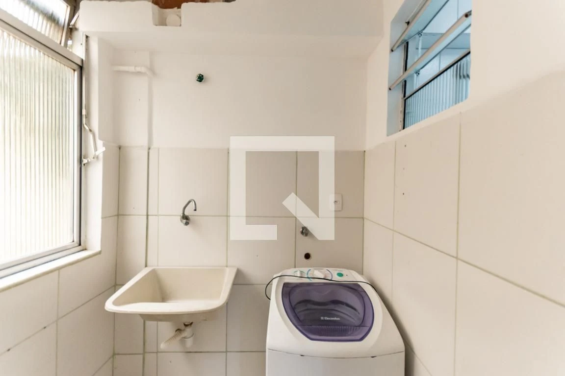 2-bedroom apartment with a mountain view — photo 3
