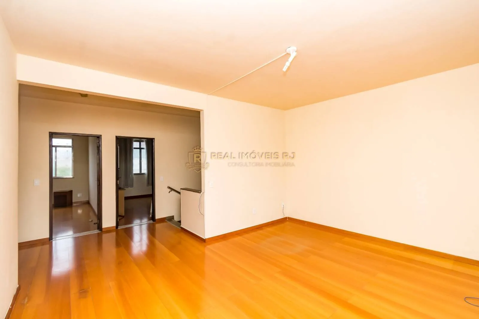 Unfurnished house with 3 bedrooms and 5 bathrooms — photo 24