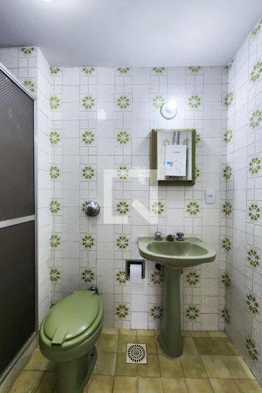 2-bedroom apartment in a building with a pool — photo 49