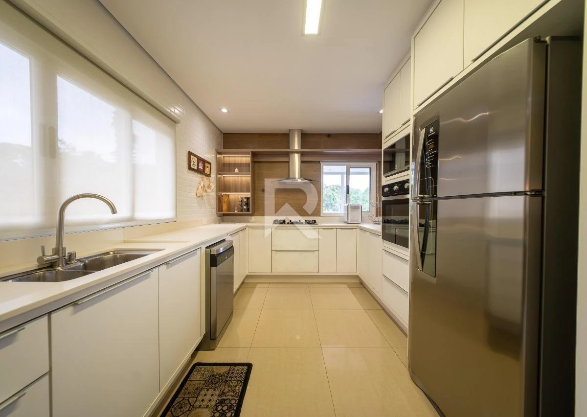 Furnished house, 400 m², with a bathtub — photo 3