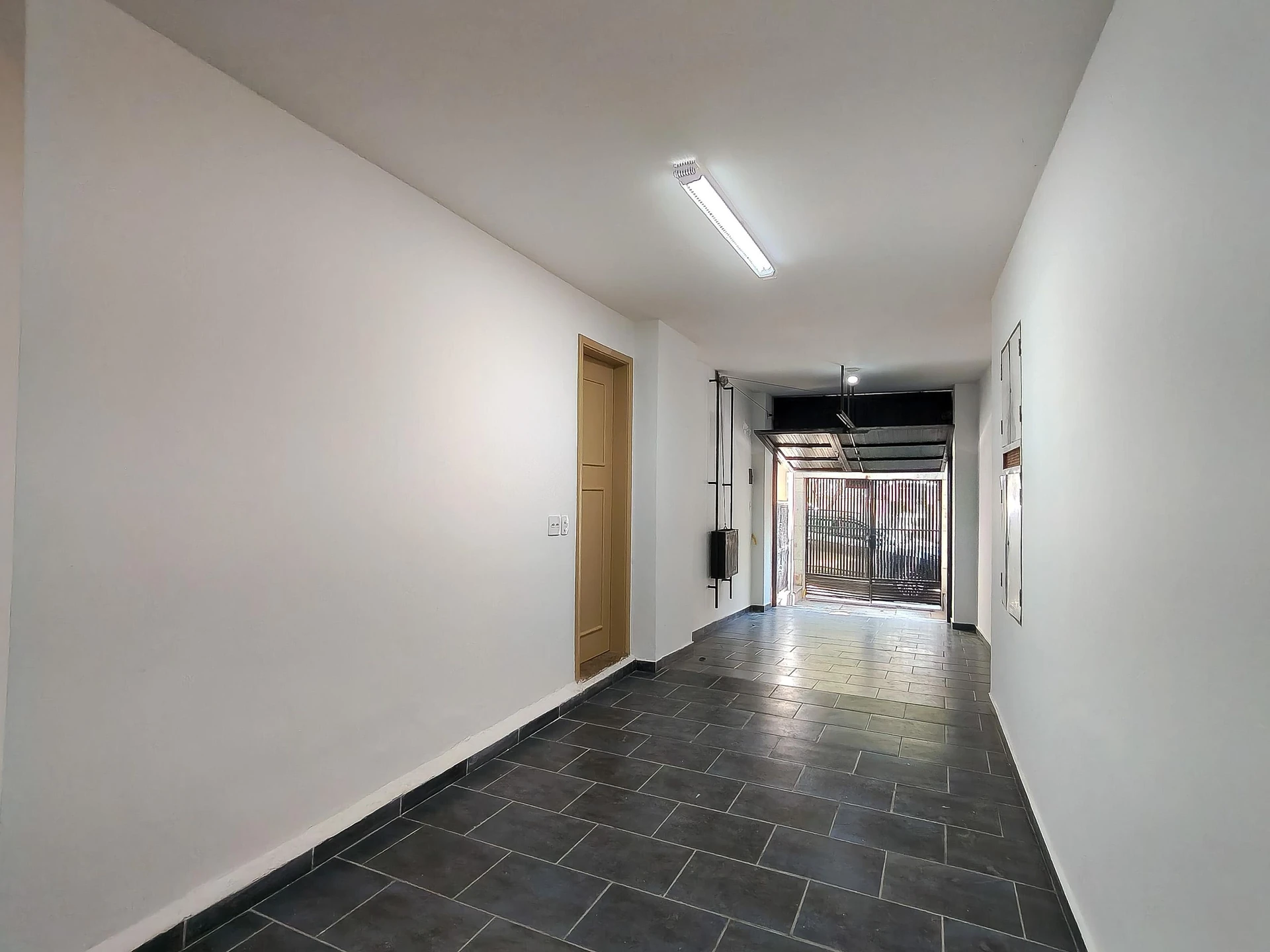House for rent with 5 bedrooms and 8 bathrooms — photo 63