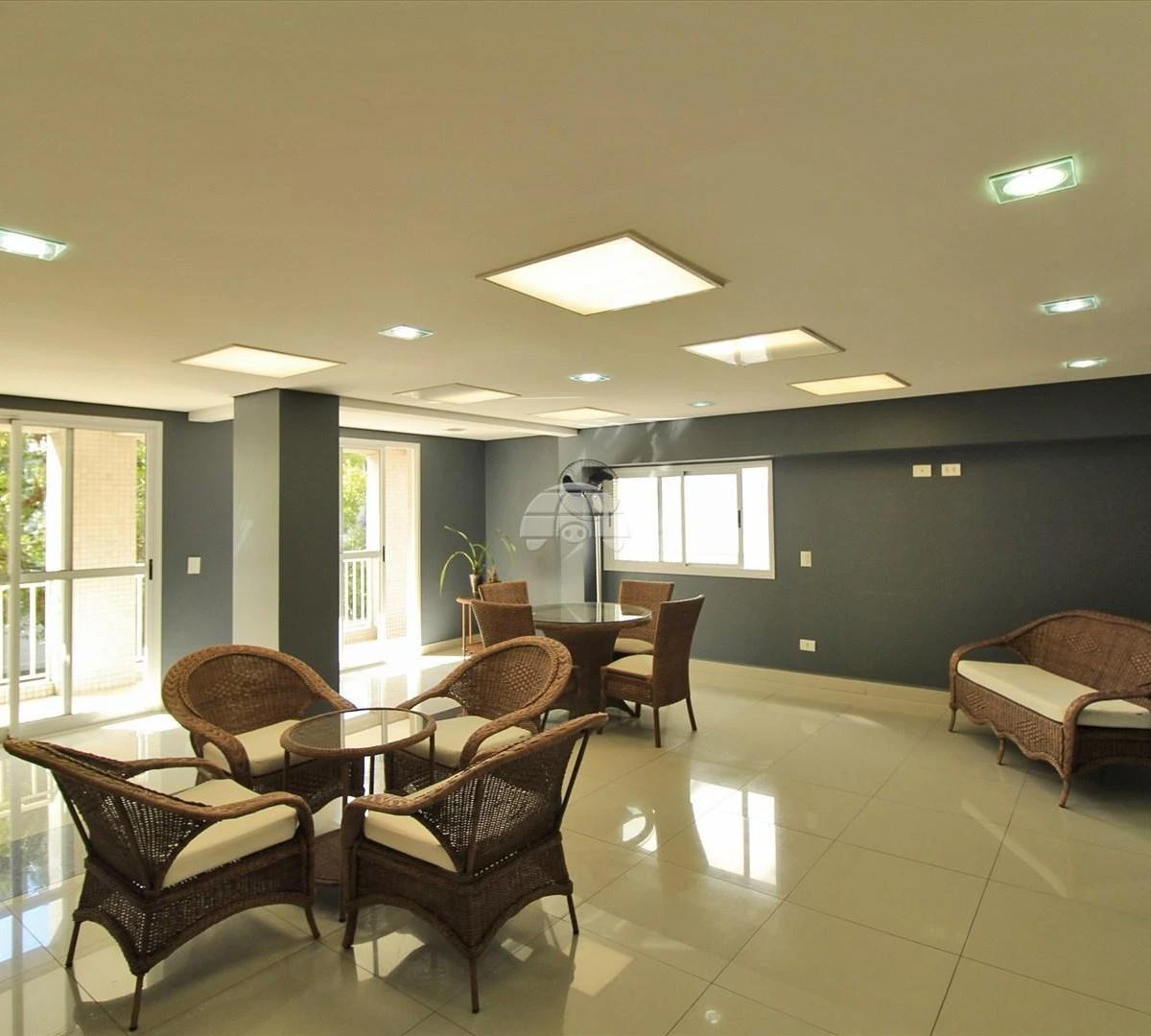 Balcony with a grill in a 2-bedroom apartment, 72 m² — photo 25