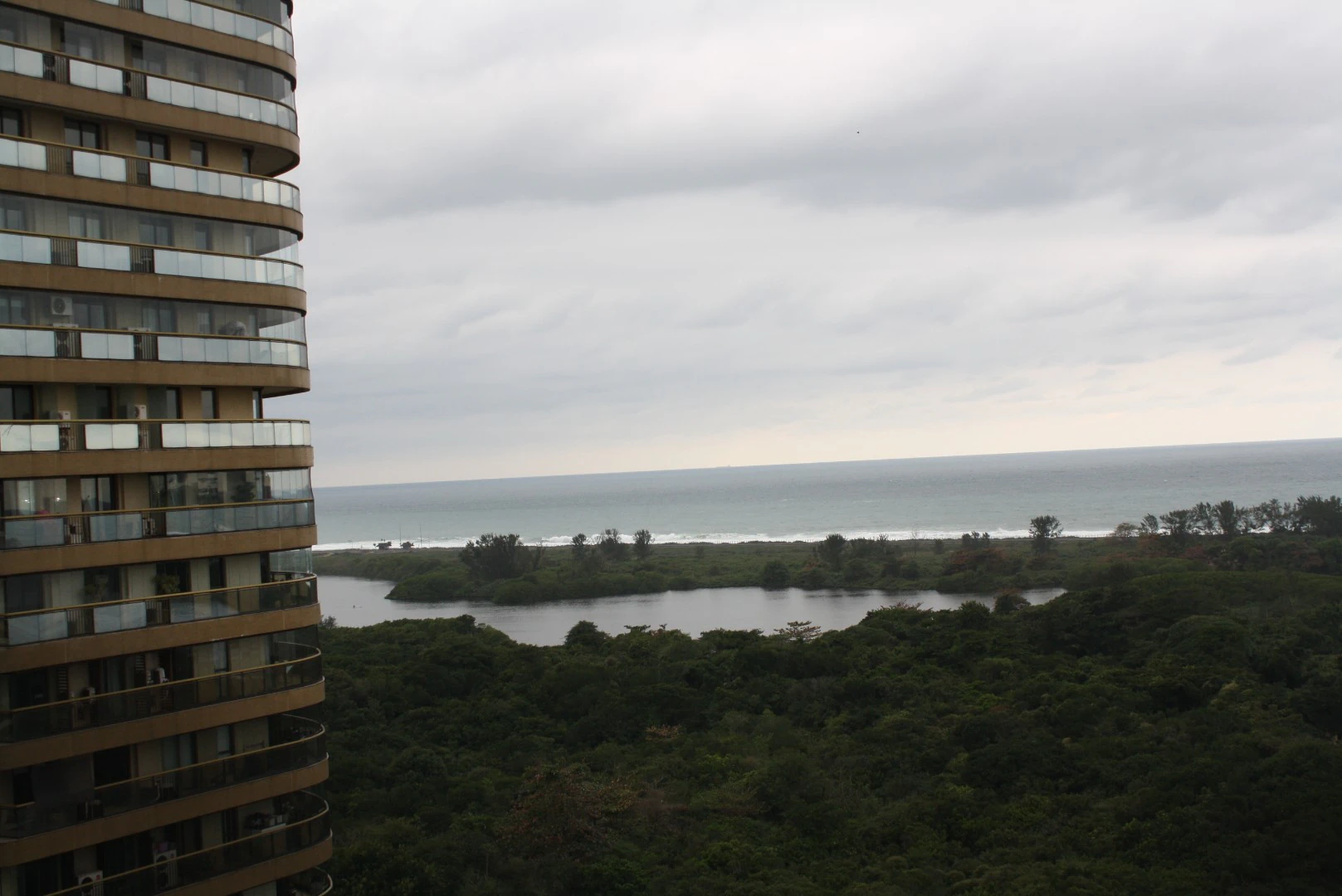 Apartamento de 3 quartos com suíte e 2 vagas de garagem — photo 4