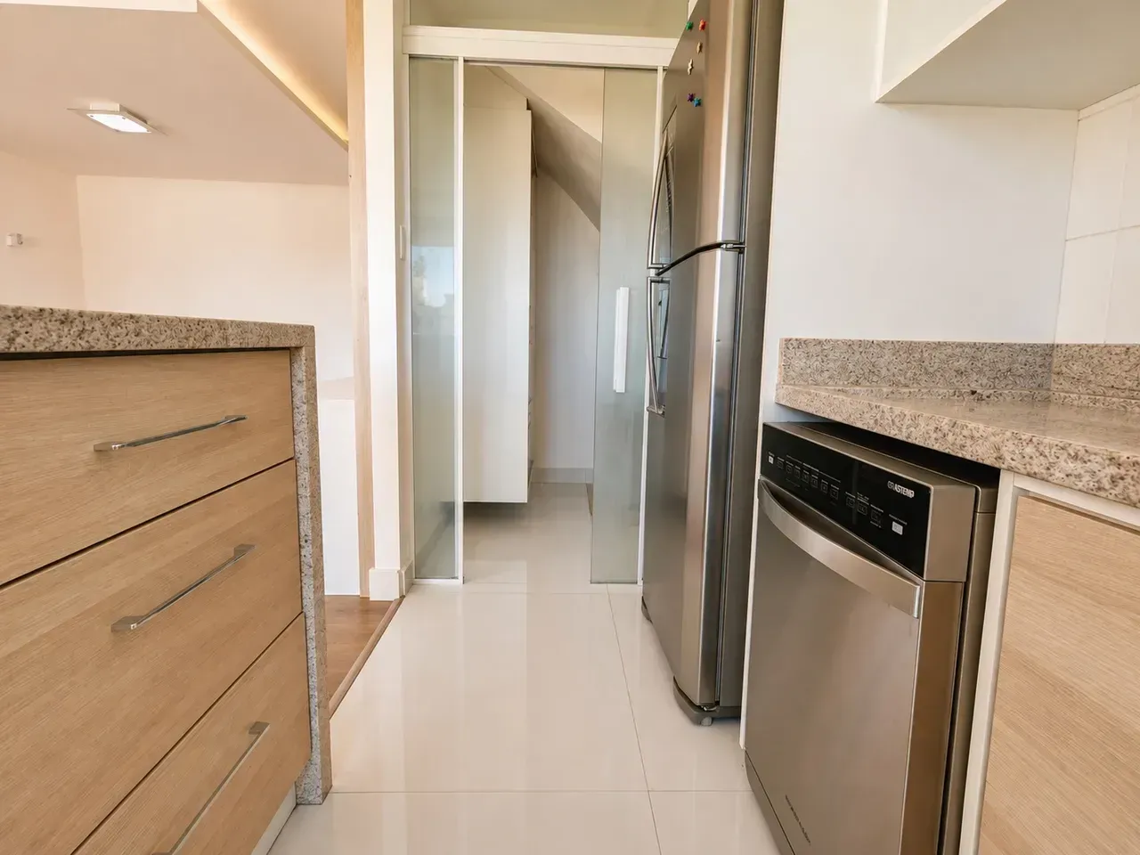 Furnished duplex with a terrace and 2 bedrooms — photo 8