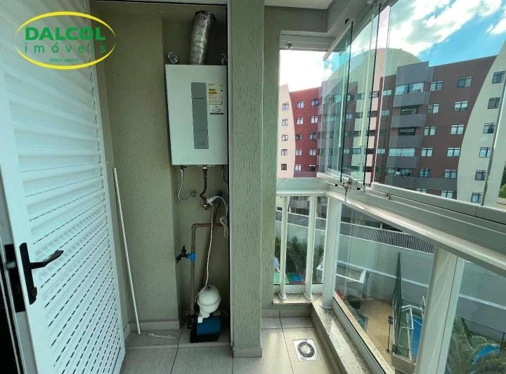 2-bedroom apartment with 1 suite and a glass balcony — photo 8