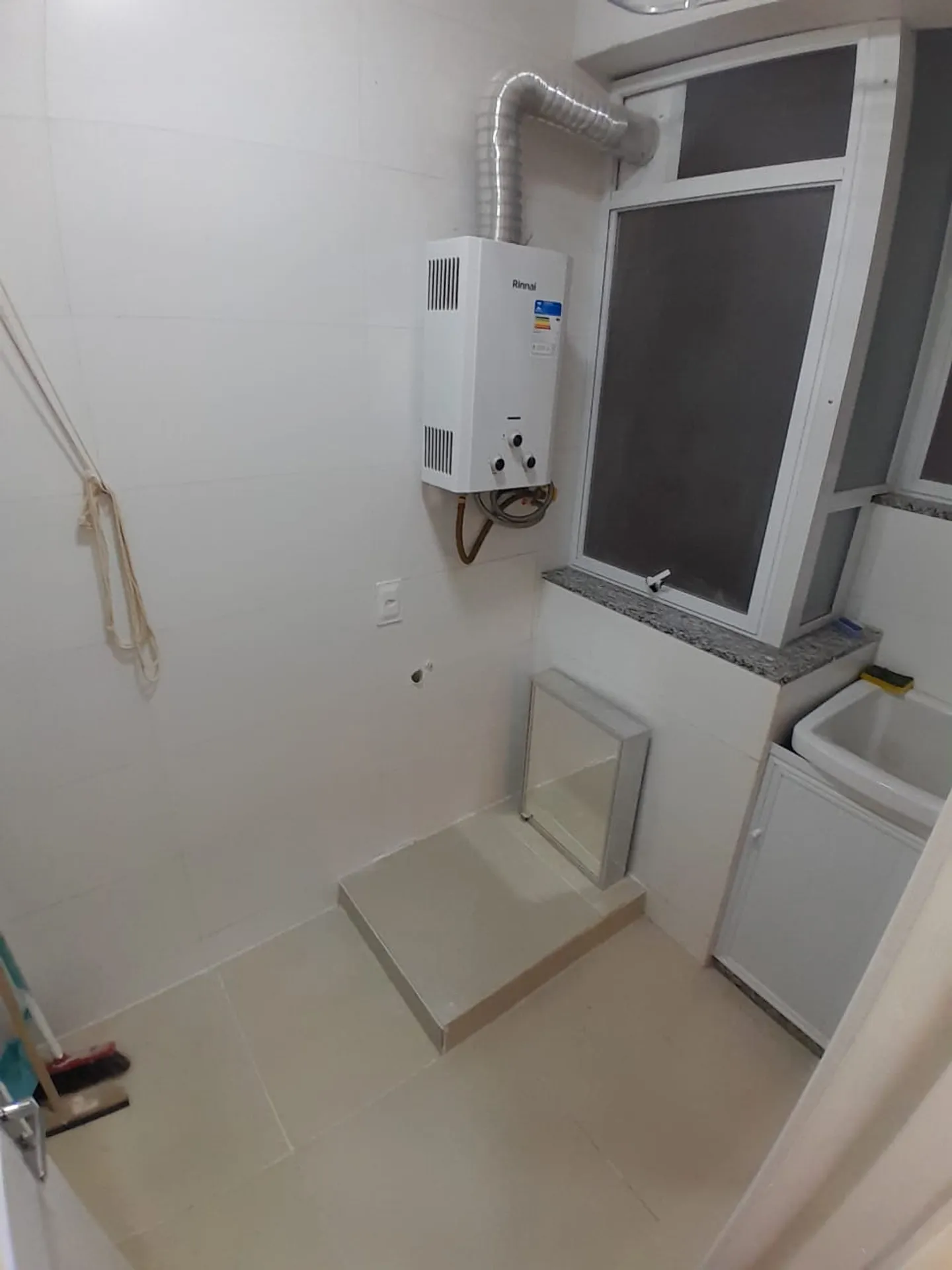 Departamento de 3 dormitorios con piso de madera o laminado — photo 22