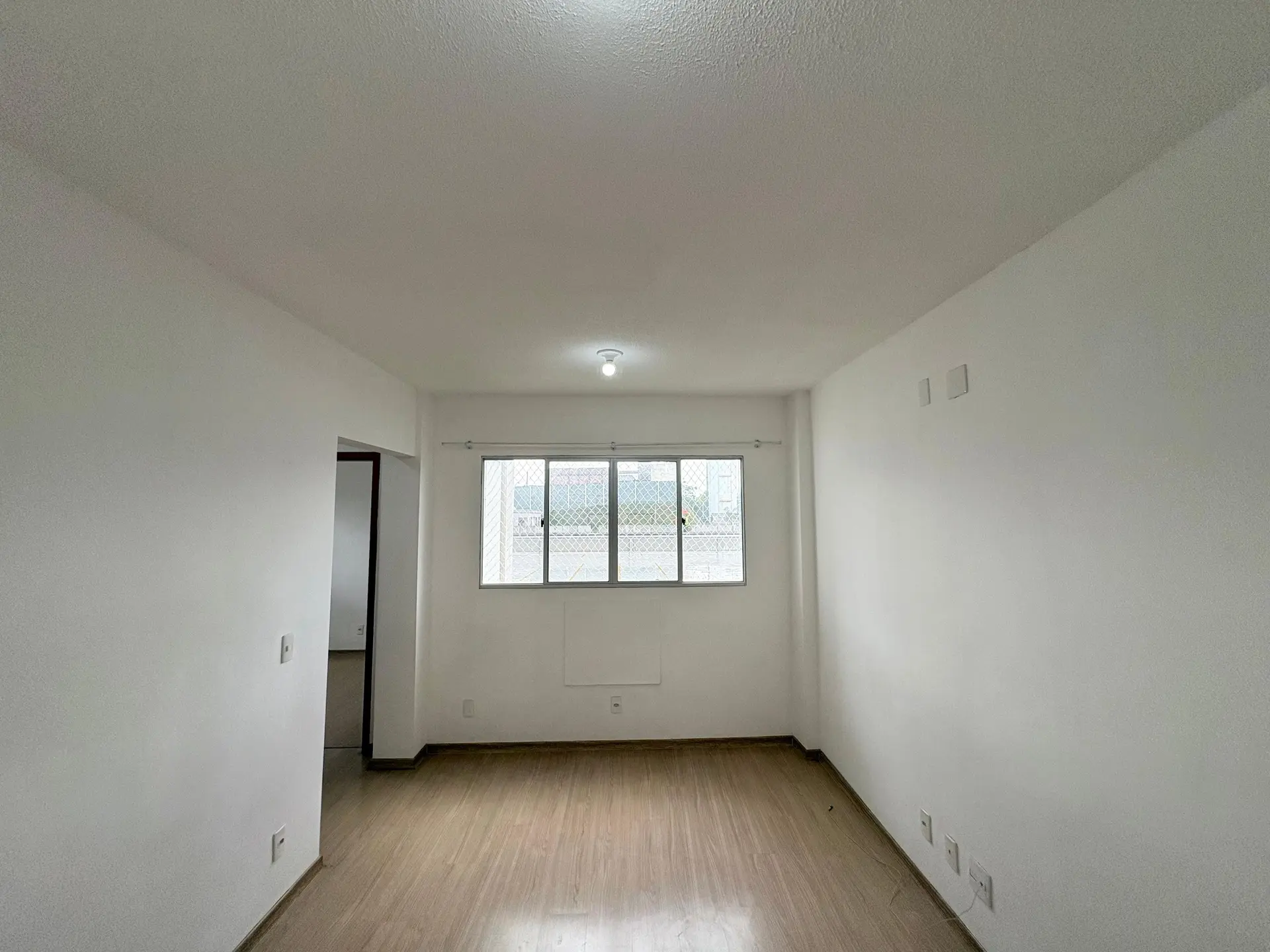 Apartamento, 47 m², com piso de madeira ou laminado — photo 2