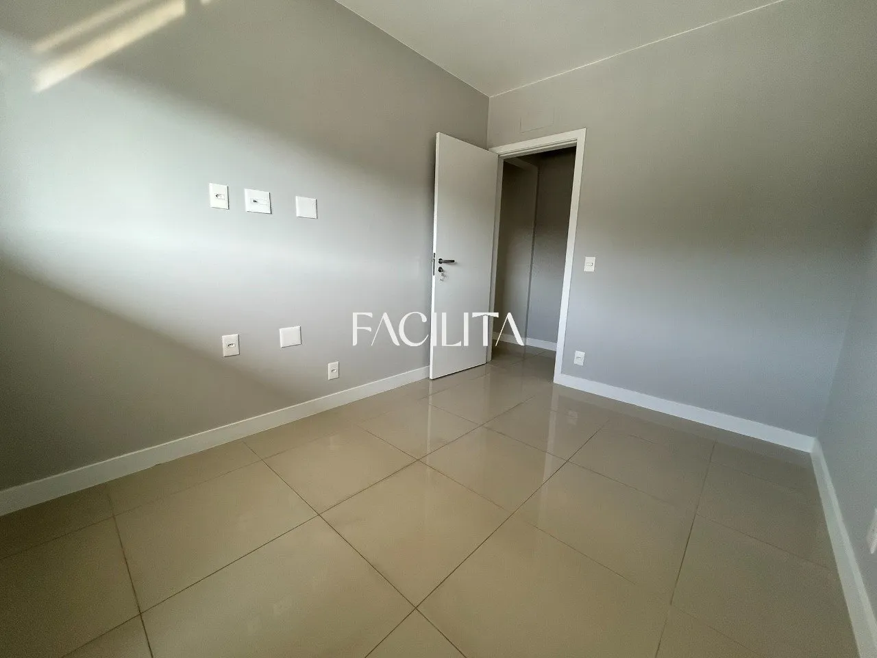 Furnished 2-bedroom apartment with balcony grill and 76 m² — photo 20