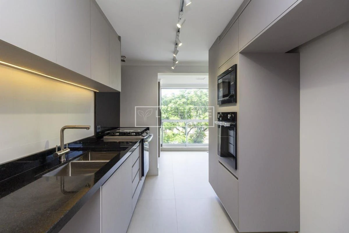Apartment, 158 m², with a walk-in closet — photo 9