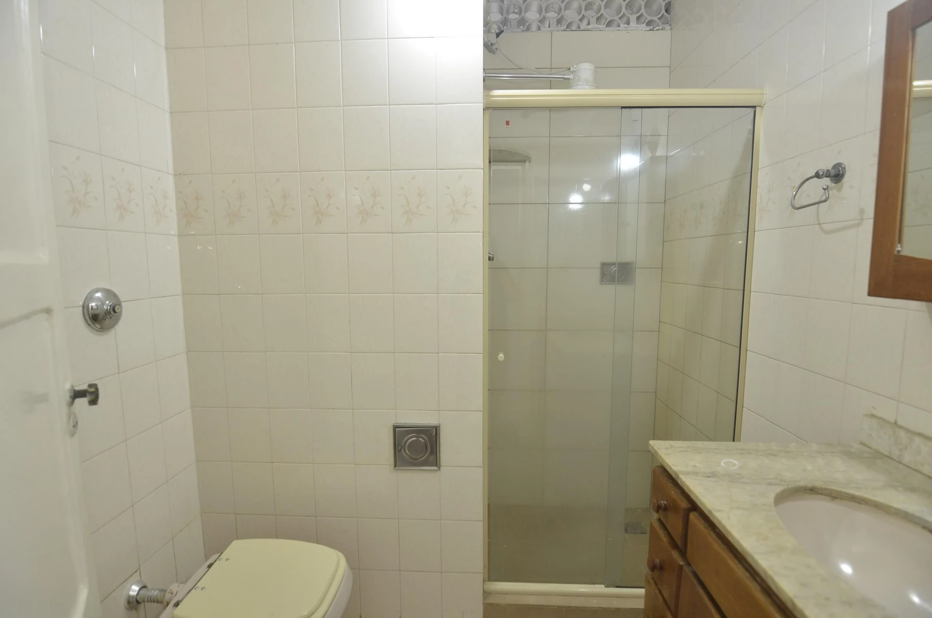 Apartment, 85 m², with wood or laminate floors — photo 5