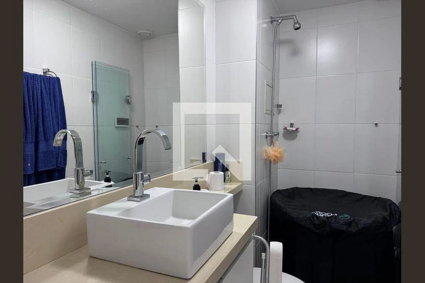 Rental apartment with 3 bedrooms and 211 m² — photo 48