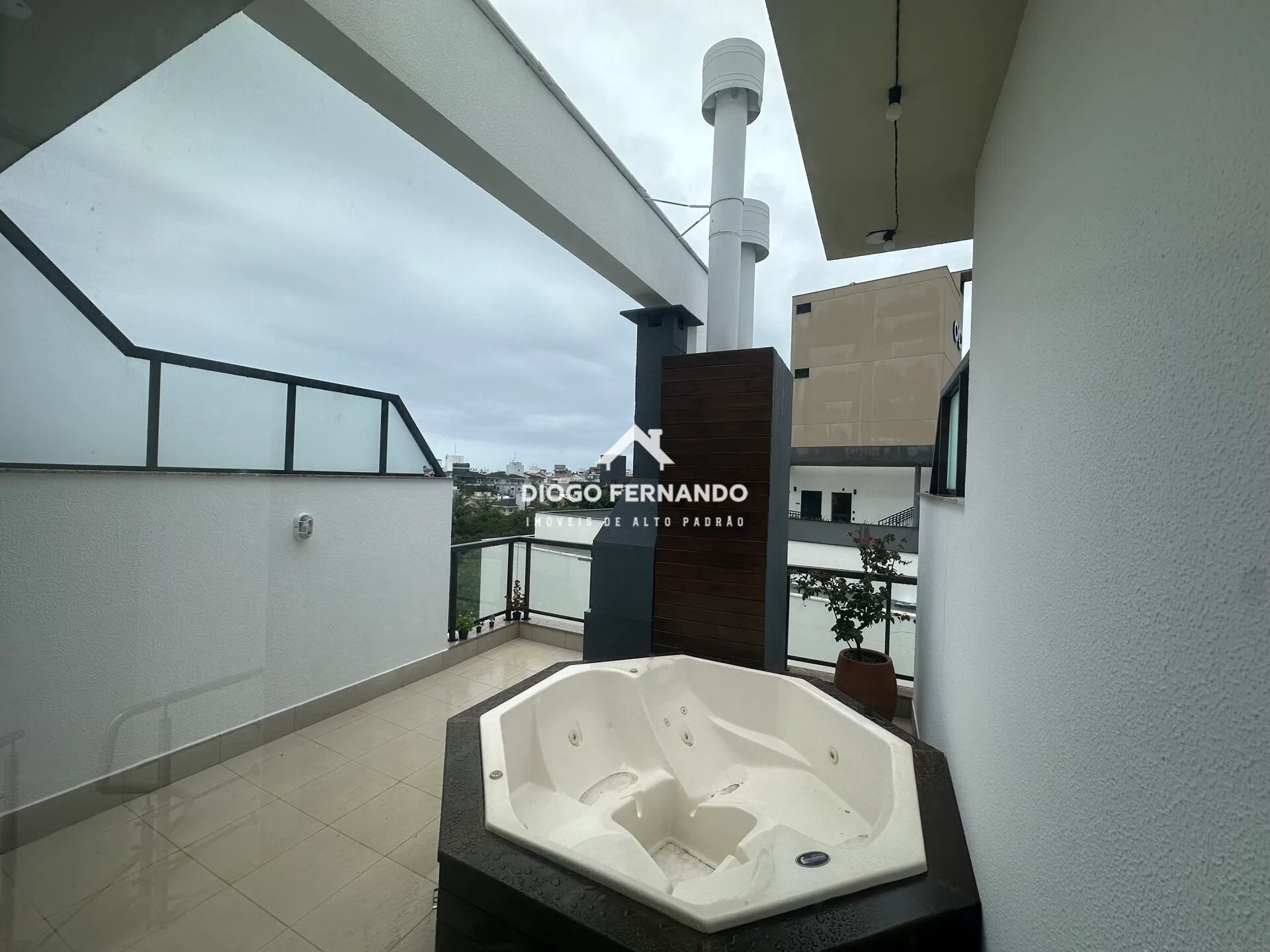 2-bedroom apartment with a glass-enclosed balcony — photo 7
