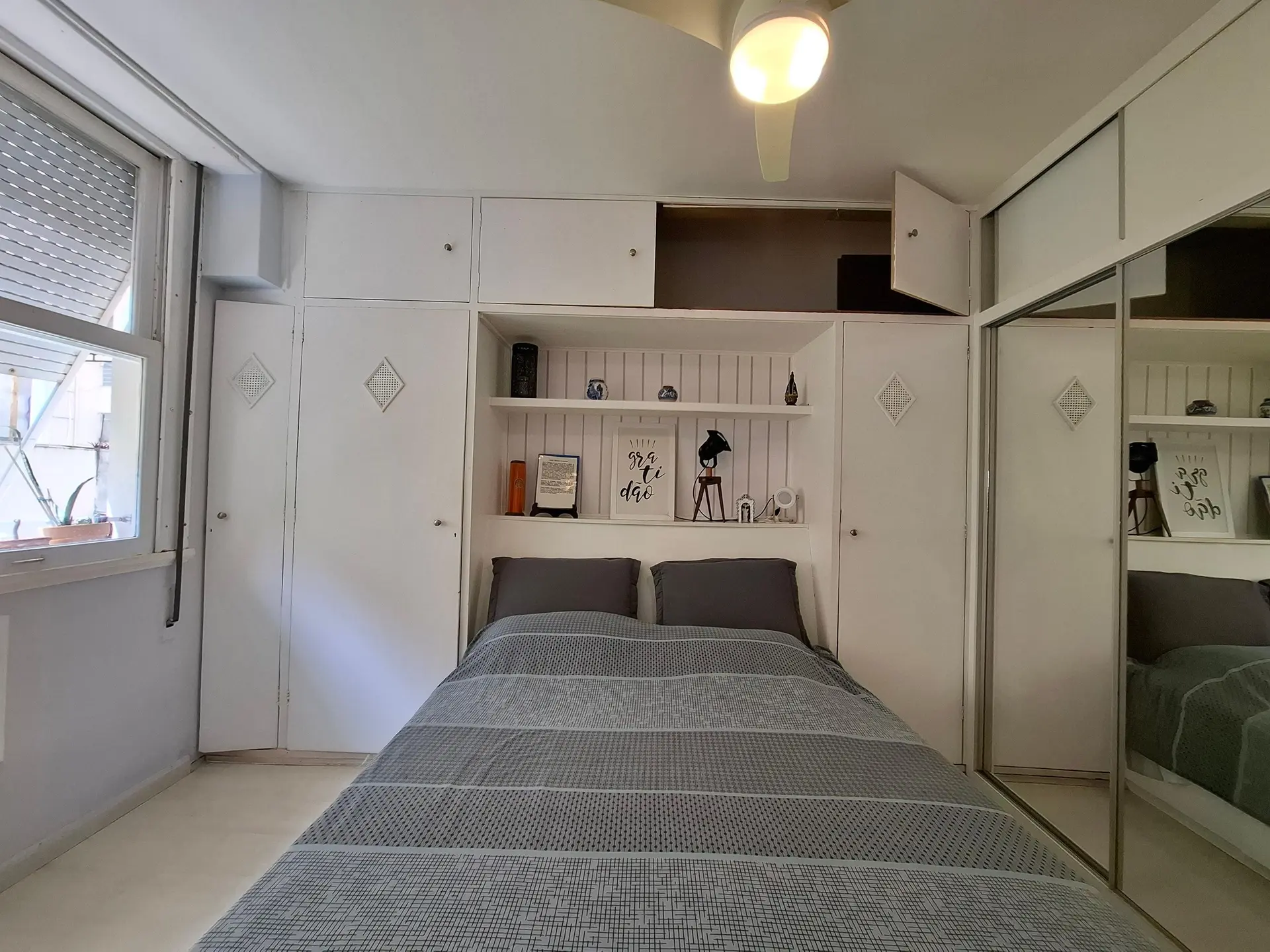 Furnished apartment, 100 m², with floor-to-ceiling windows — photo 4