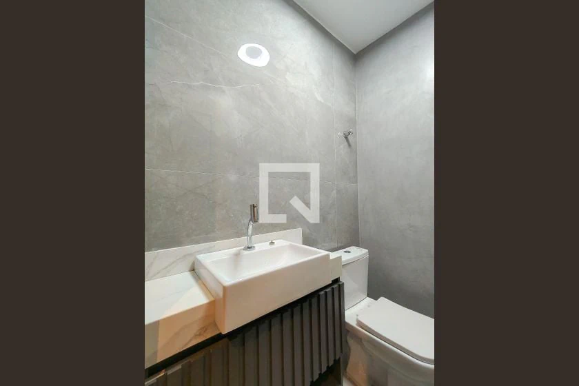 House with 5 en-suite bedrooms, 285 m² and parking — photo 29