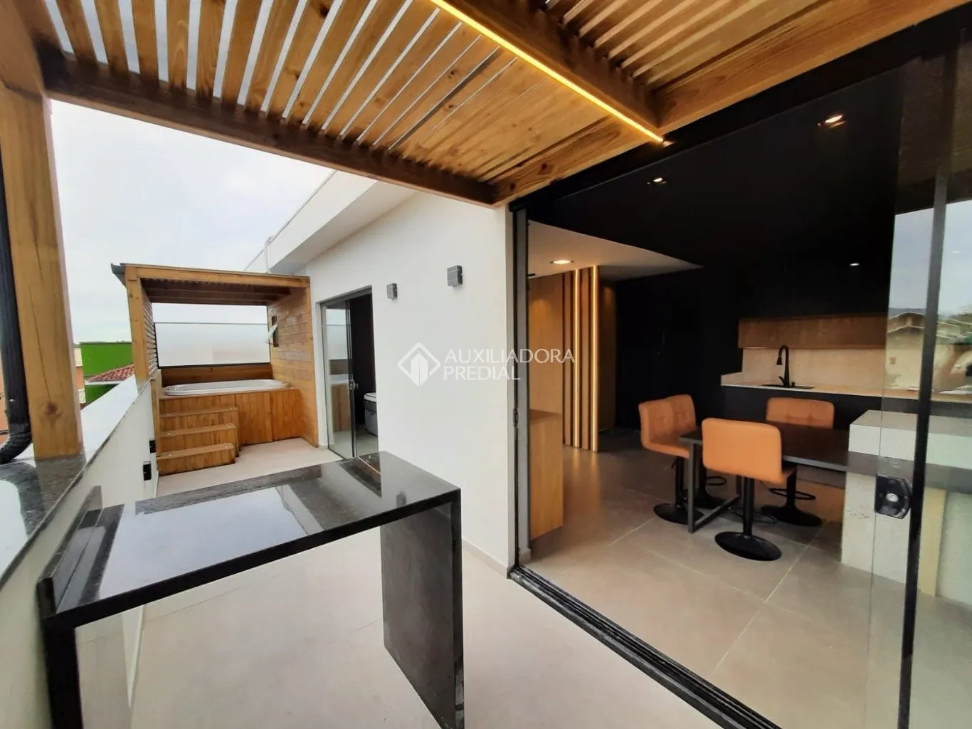 Apartment on the 1st floor with a grill on the balcony — photo 6