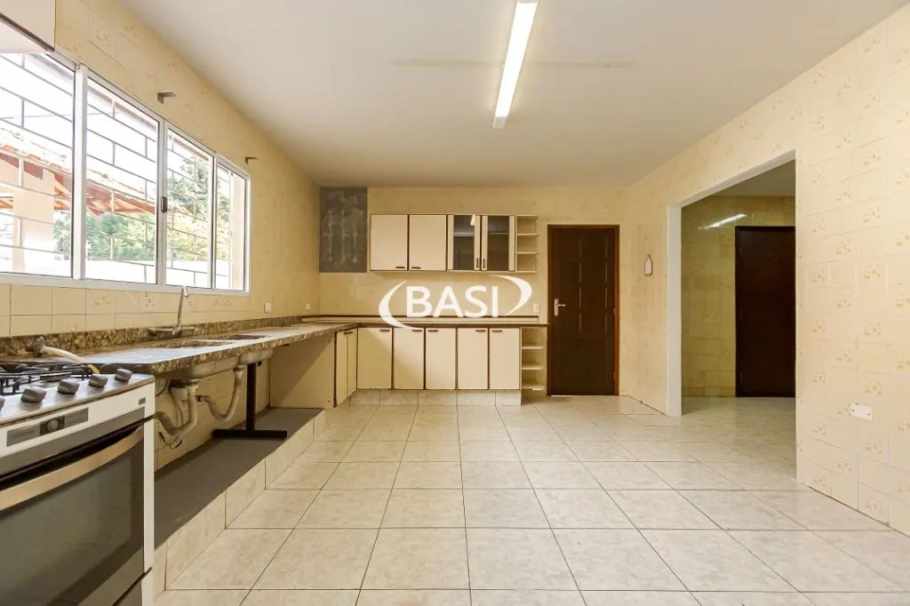Unfurnished house with 4 bedrooms and 3 bathrooms — photo 31