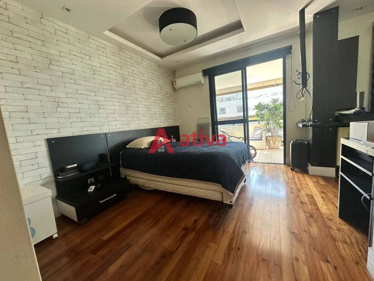 Furnished 3-bedroom apartment with 5 bathrooms — photo 15