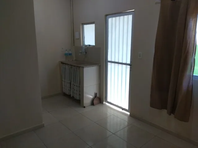 Unfurnished studio kitnet with gas water heater and 1 bath — photo 15