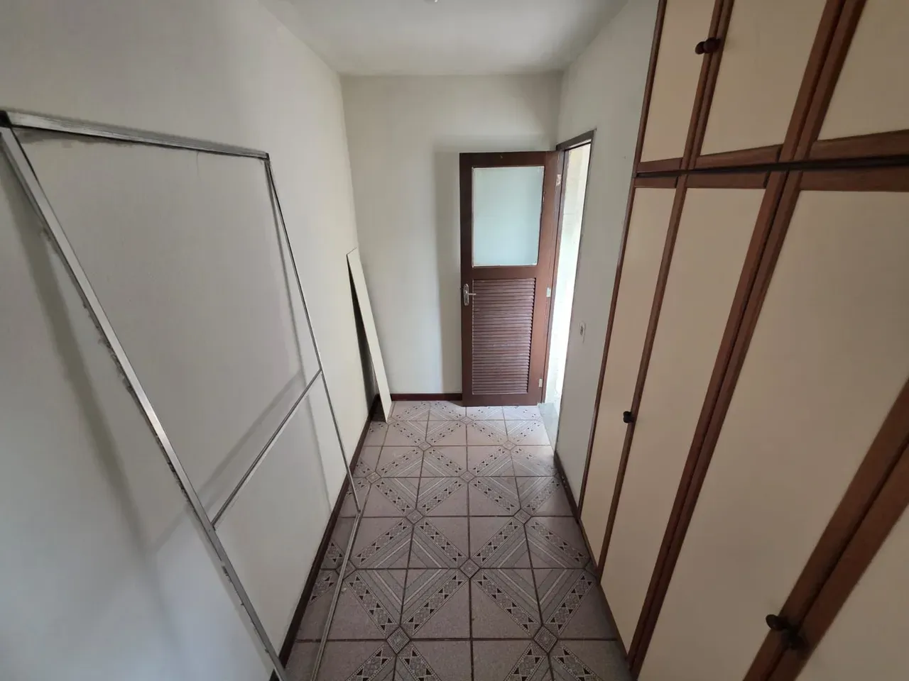 2-bedroom apartment with a mountain view — photo 30