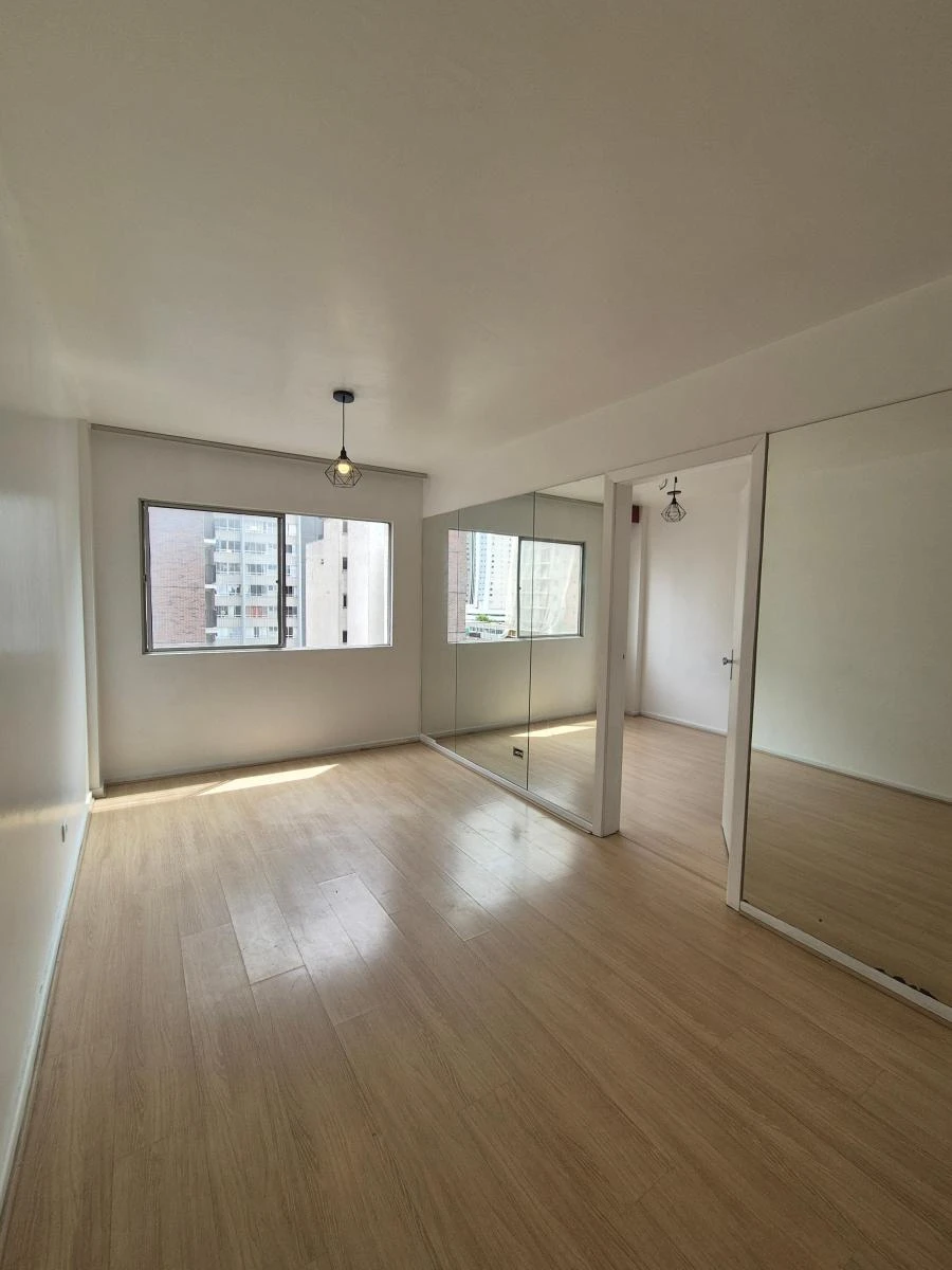Apartment, 36 m², with wood or laminate floors — photo 5