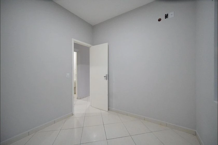Unfurnished 2-bedroom apartment with 1 parking space — photo 11