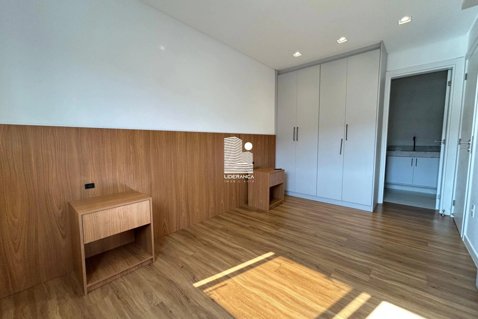 Furnished apartment, 64 m², with a home office — photo 15