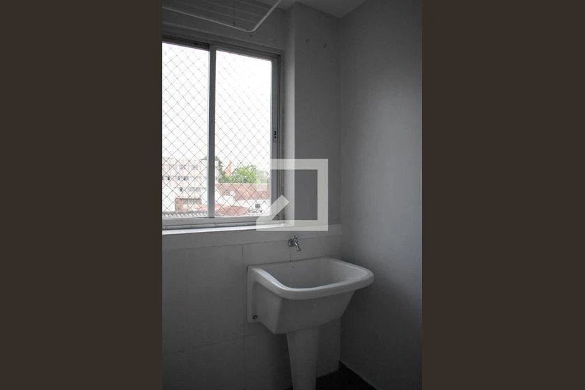 Wood or laminate floors in a 3-bedroom apartment, 133 m² — photo 9