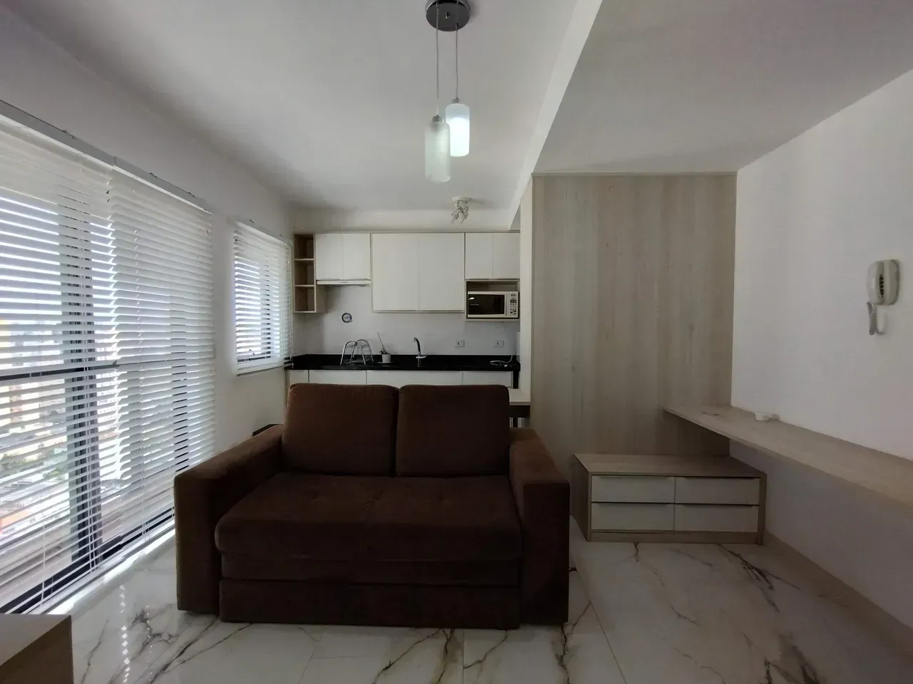 Furnished 1-bedroom apartment with parking in a condo — photo 2