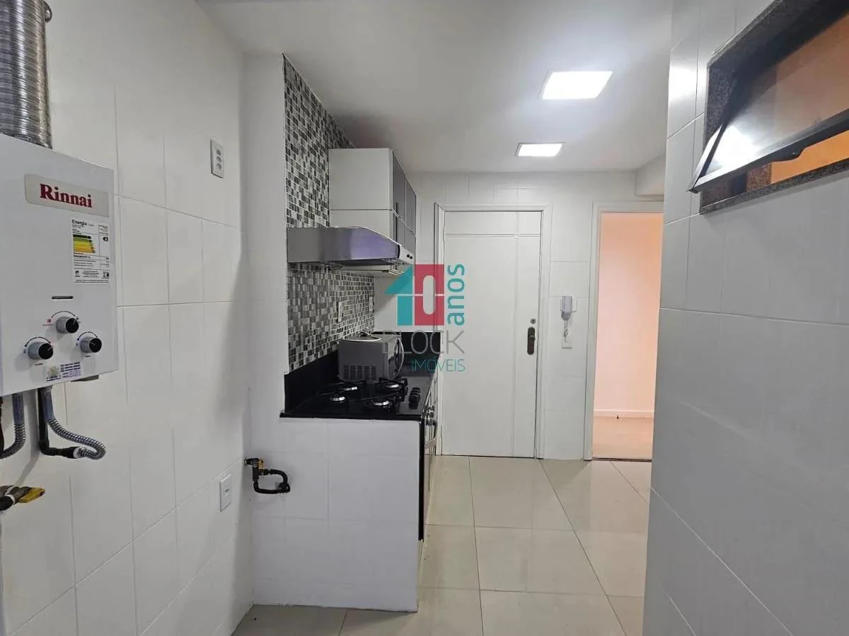 101 m² apartment with 3 bedrooms and a glass balcony — photo 23