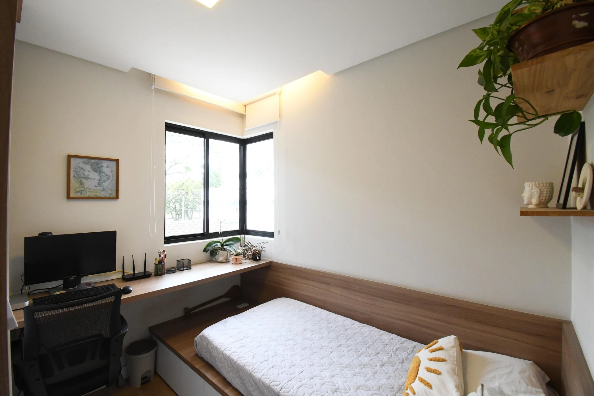3-bedroom apartment in a building with a gym — photo 13