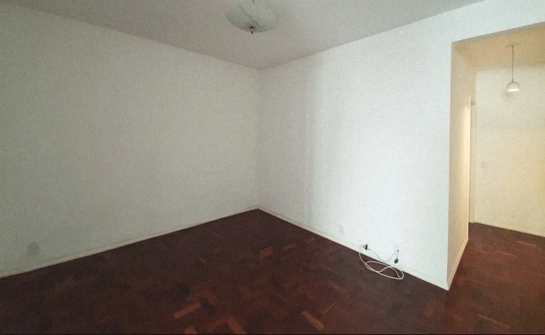 Wood or laminate floors in a one-bedroom apartment, 62 m² — photo 12
