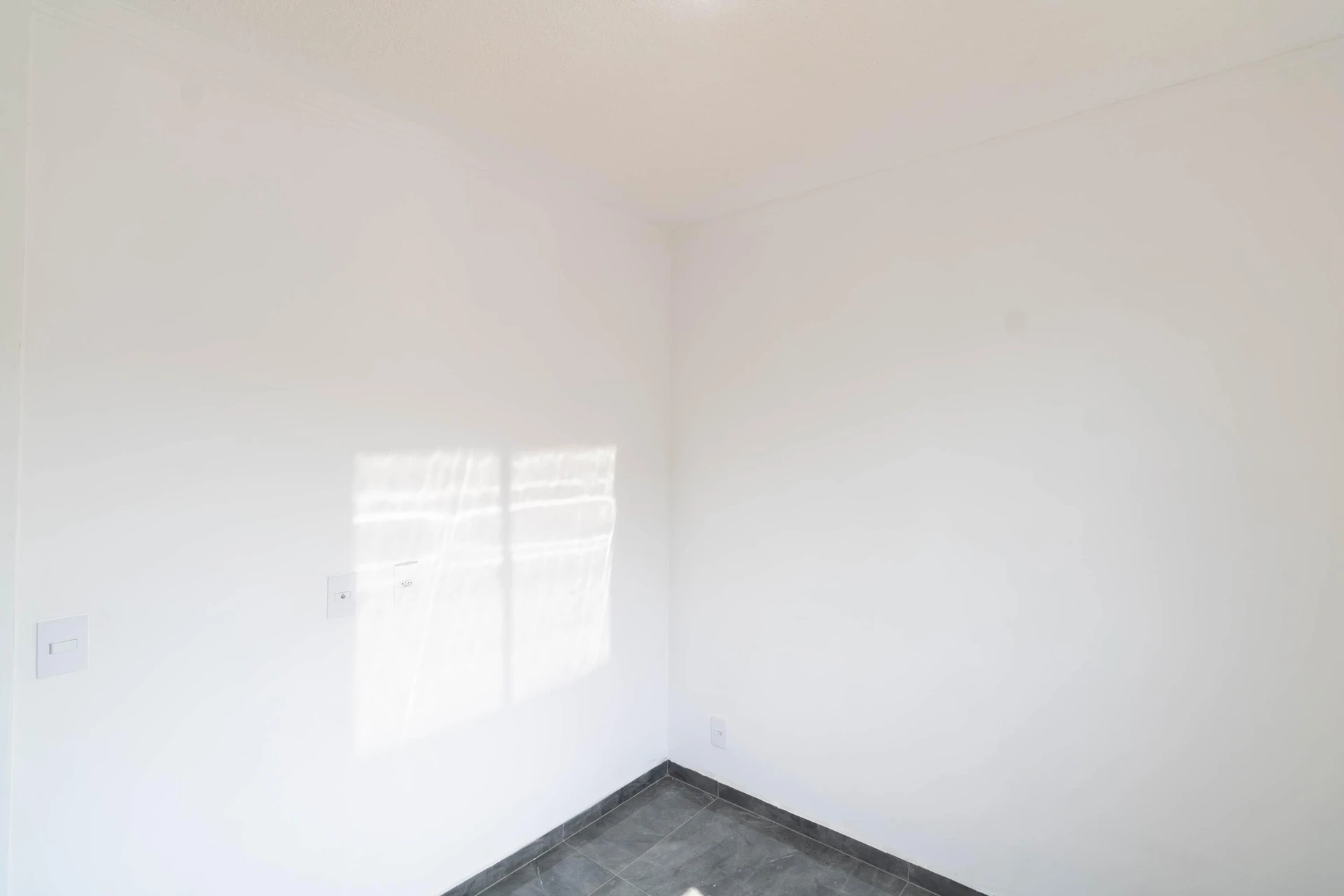 2-bedroom apartment with 1 bathroom and no parking — photo 40
