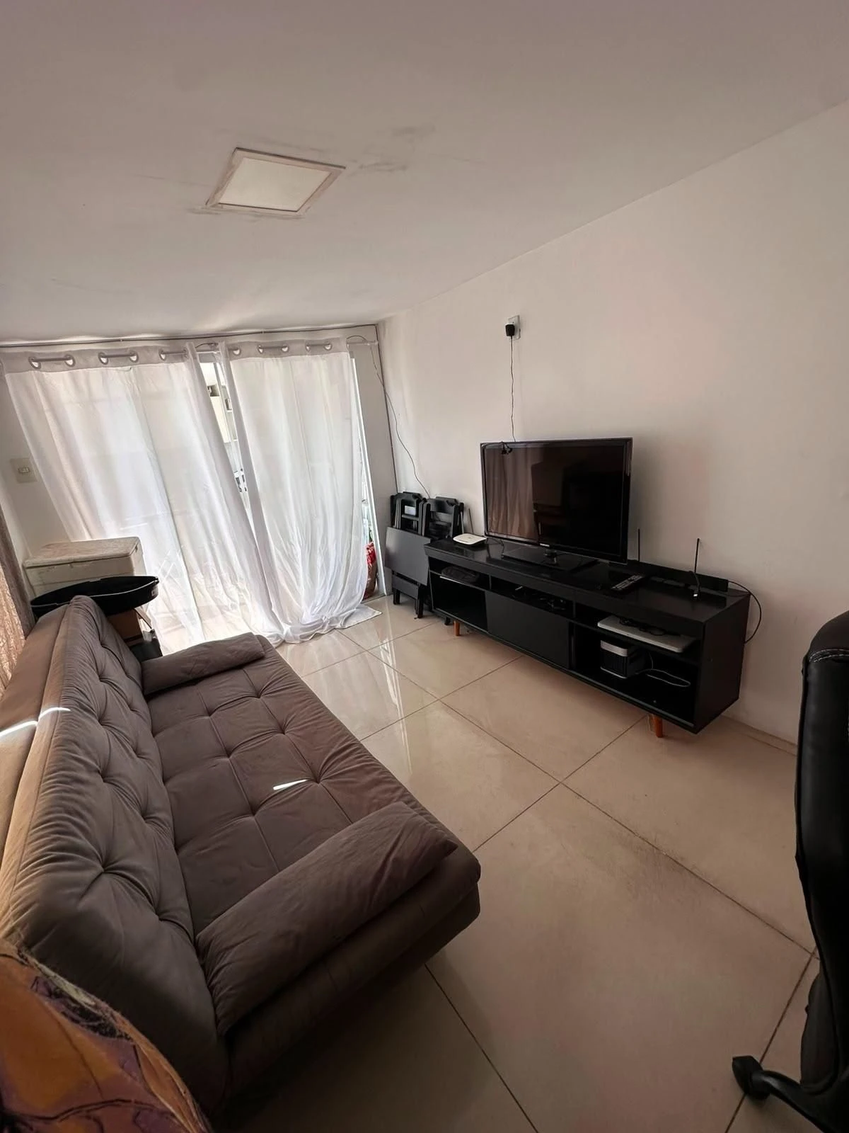 Furnished apartment, 106 m², with a glass-enclosed balcony — photo 23