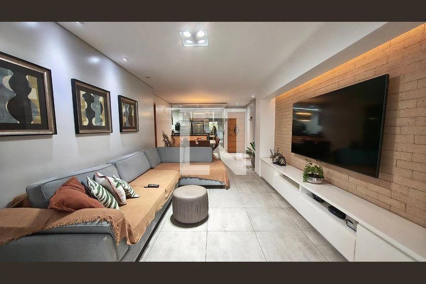 Furnished apartment, 160 m², with a glass-enclosed balcony — photo 18