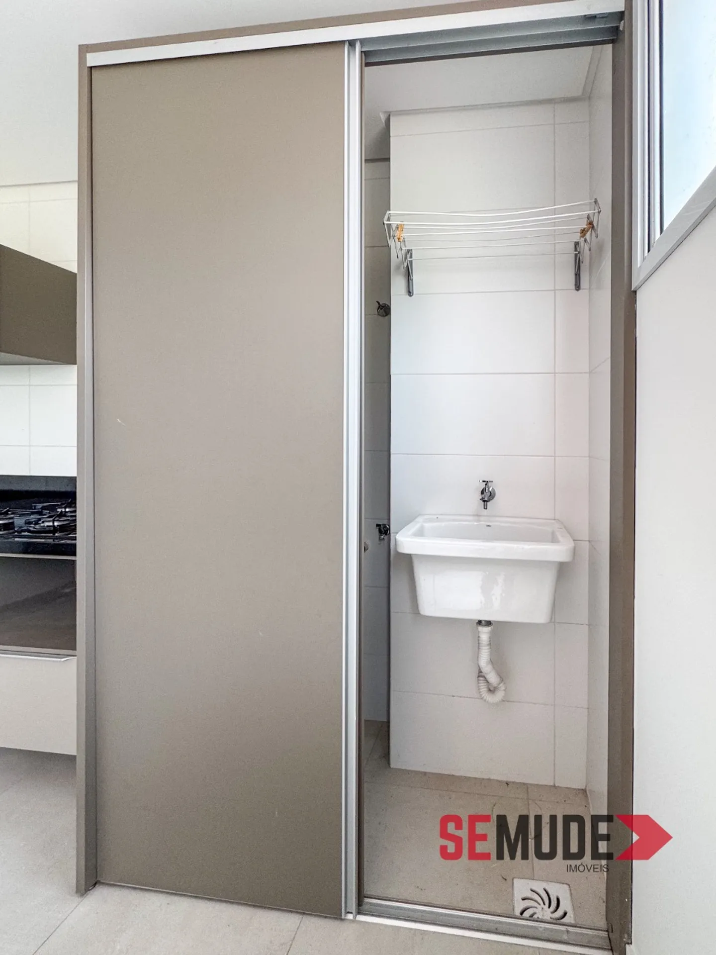 Apartamento mobiliado de 1 dormitório com cozinha integrada — photo 10