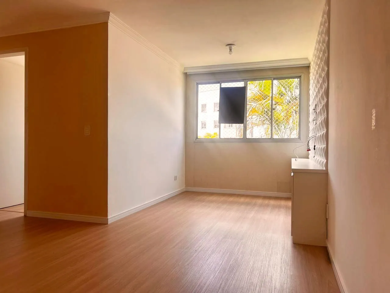 3-bedroom apartment with wood or laminate floors in Curitiba — photo 6